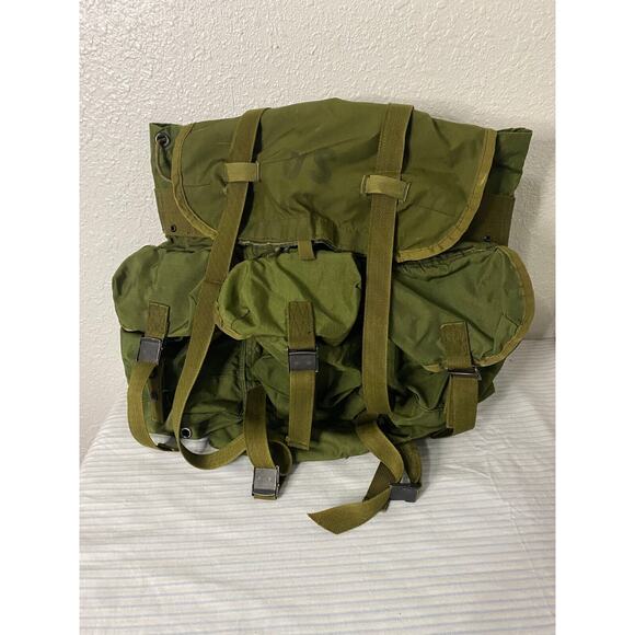 U.S. Army Other - VtgUS Army Green LC-1 Large Combat Field Pack Nylon No Frame USGI Military